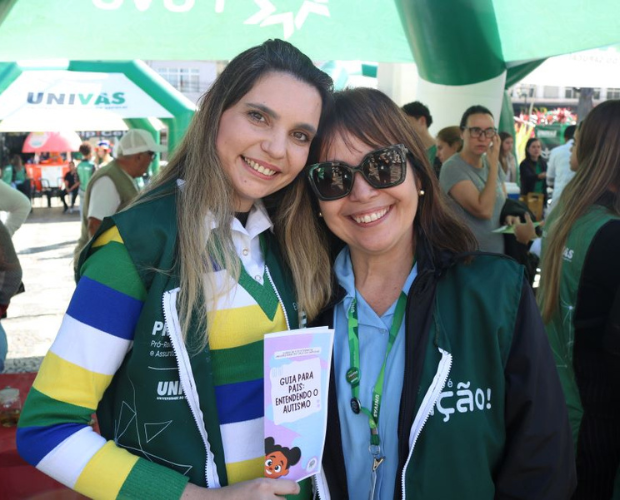 Egressa da Fisioterapia promove orienta��o sobre autismo durante o Conex�o Sa�de